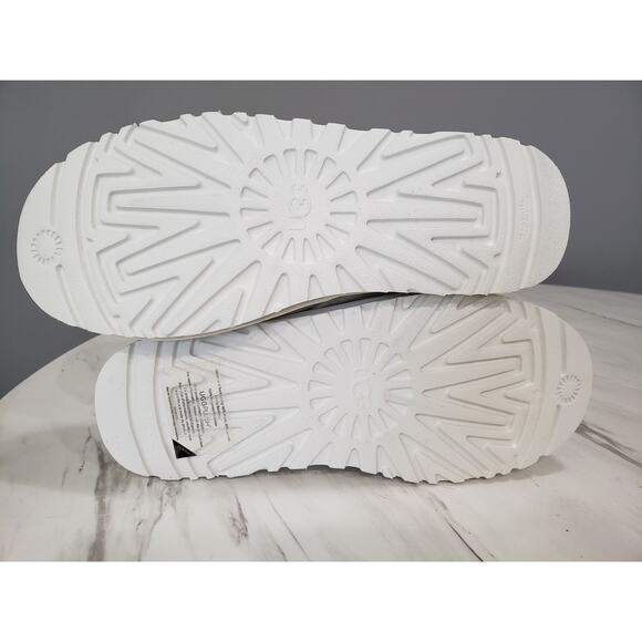 NEW WITHOUT BOX UGG Men’s Neumel Boot Solid White Chukka Size 10 WARM Bright - Picture 6 of 8
